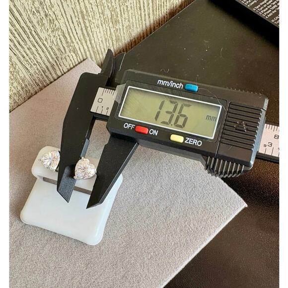 10ct. Heart Shaped Moissanite in PLATINUM filled 925 Silver - Picture 8 of 9